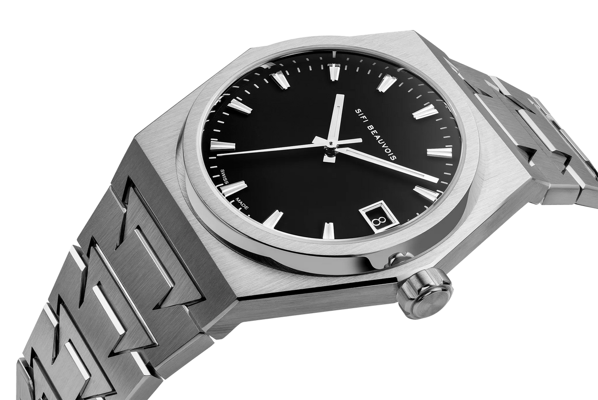 Cadran noir Musou Black de la montre SIFI BEAUVOIS Great White en gros plan