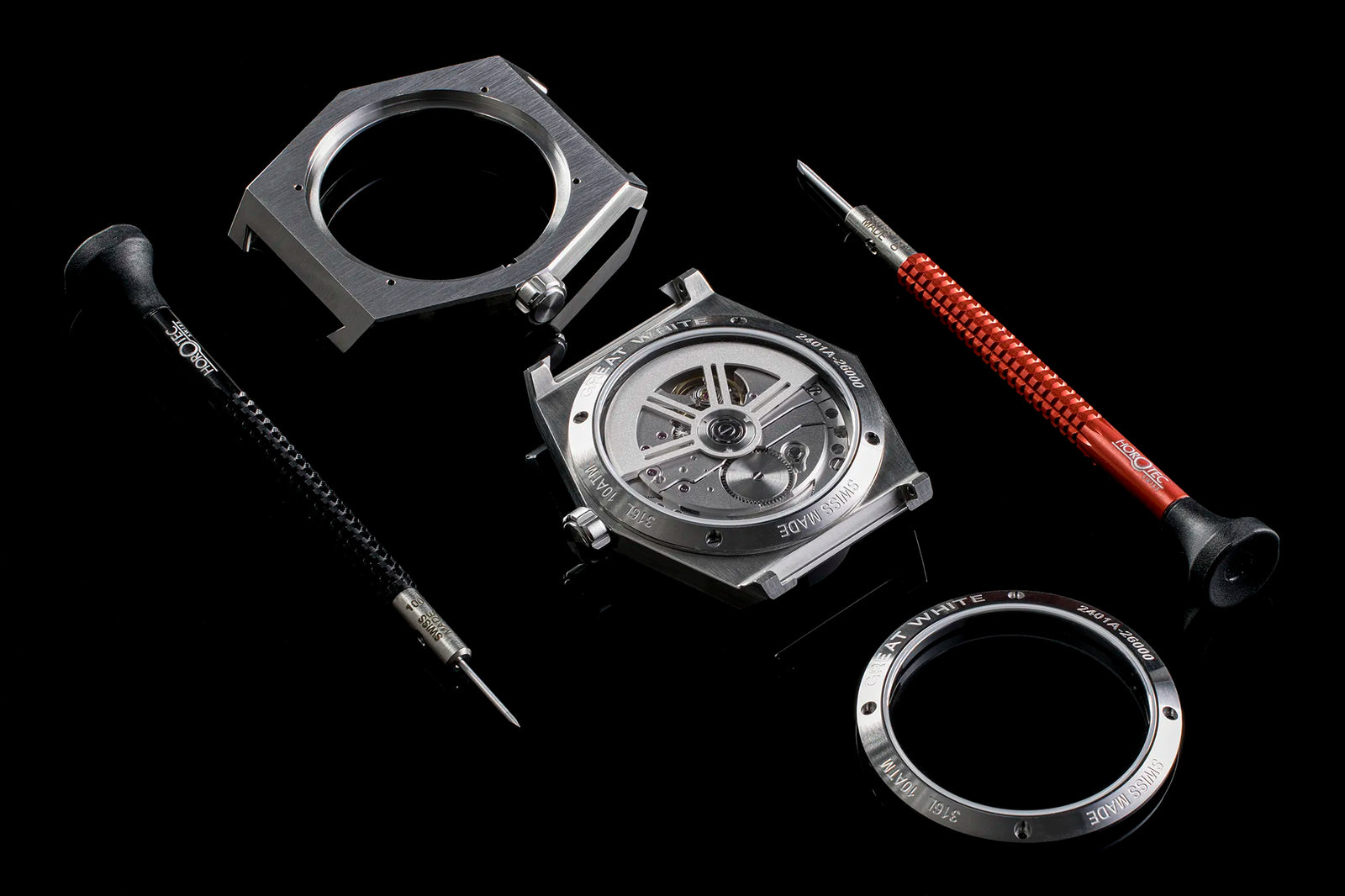 Travail d'horlogerie sur les composants de la SIFI BEAUVOIS Great White