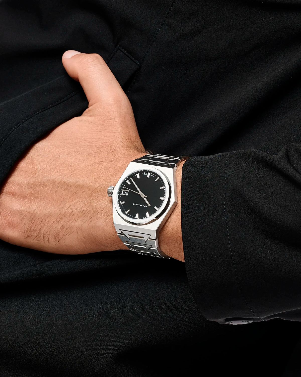 Montre SIFI BEAUVOIS Great White portée shooting studio modèle